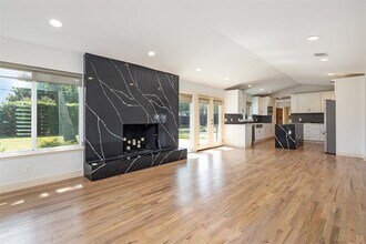 5710 Forest Ln in Dallas, TX - Building Photo - Building Photo