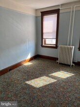 24 N Church St, Unit 3 in Waynesboro, PA - Foto de edificio - Building Photo