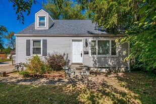 1790 E Cooke Rd in Columbus, OH - Building Photo