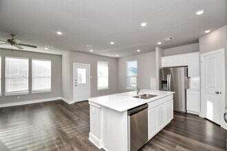 10643 Cascade Crk Dr in Rosharon, TX - Building Photo - Building Photo