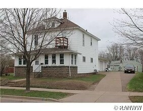 611 Bergen Ave-Unit -611 1/2 in Eau Claire, WI - Building Photo - Building Photo