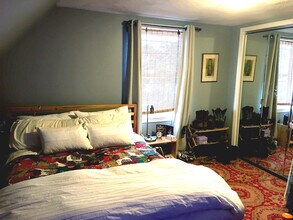 35 Derby St, Unit 3 in Somerville, MA - Building Photo - Building Photo