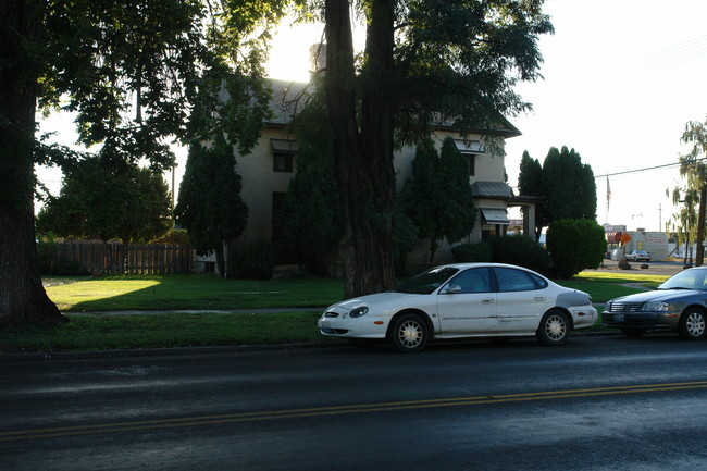 230 N 2nd St in Yakima, WA - Foto de edificio - Building Photo