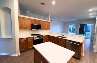 12082 Brandon Lake Dr in Jacksonville, FL - Building Photo - Building Photo