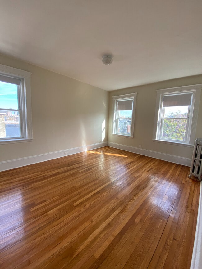 1330 Commonwealth Ave, Unit 7 in Boston, MA - Building Photo - Building Photo