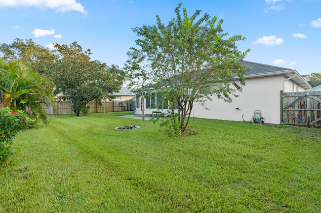 116 San Remo Dr in Edgewater, FL - Building Photo - Building Photo