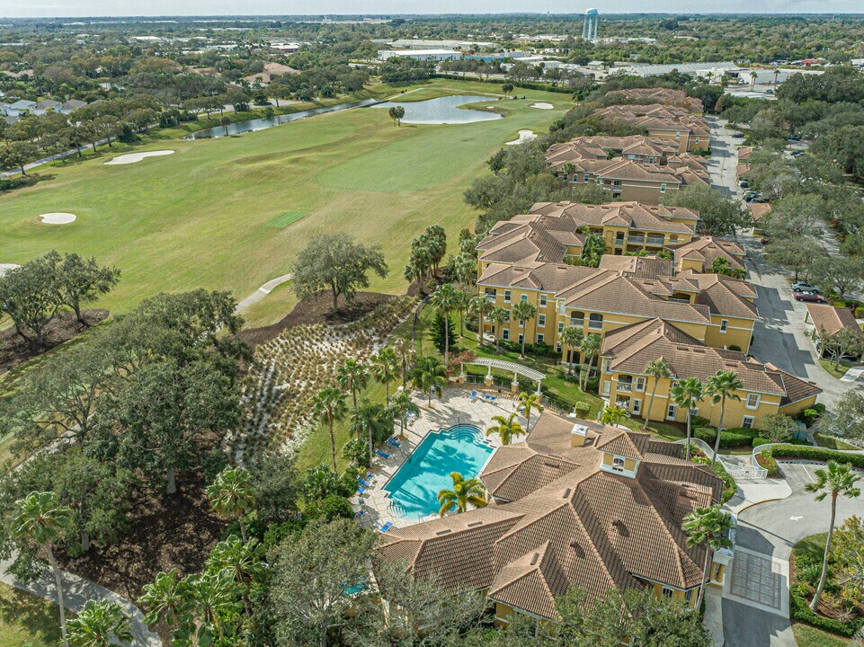 5095 Fairways Cir in Vero Beach, FL - Building Photo