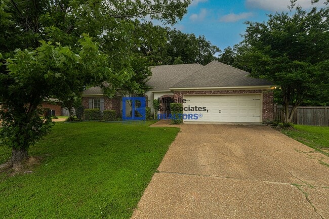 property at 118 Devlin Dr