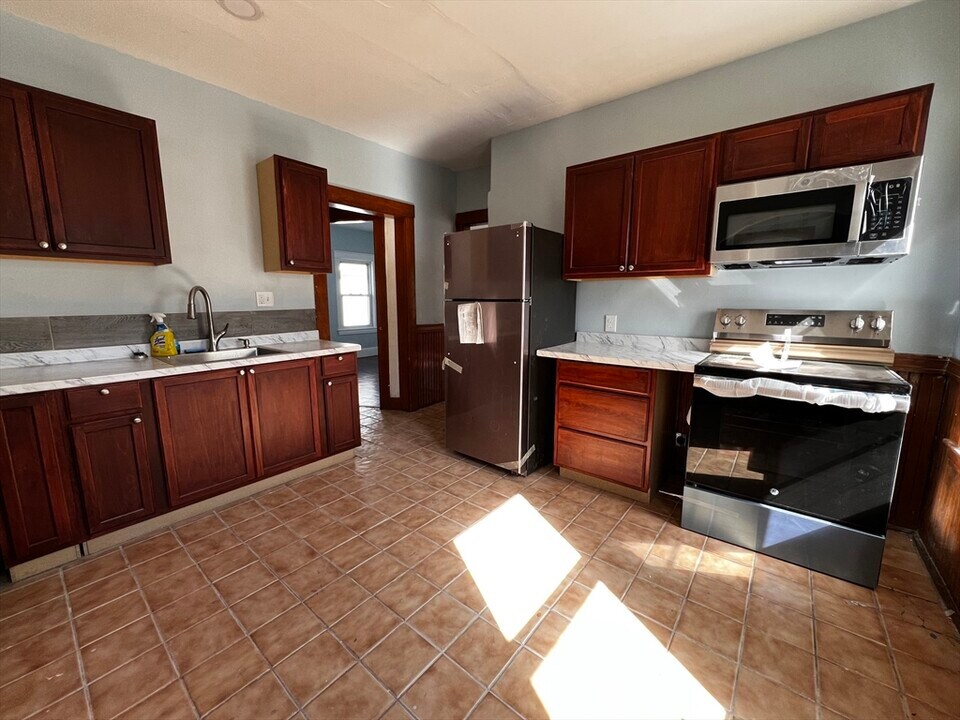 37 Bexley Rd in Boston, MA - Building Photo