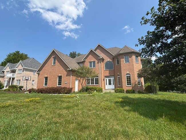 8420 Redtail Dr in Village Of Lakewood, IL - Building Photo - Building Photo