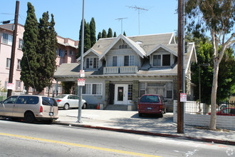2766-2766 1/2 James M Wood Blvd in Los Angeles, CA - Foto de edificio - Building Photo