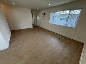 3900 W 1st St, Unit 9 in Los Angeles, CA - Foto de edificio - Building Photo