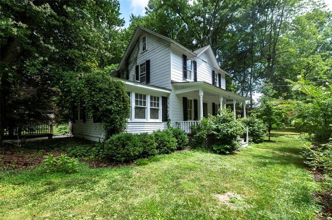 15 Closter Rd in Palisades, NY - Building Photo - Building Photo