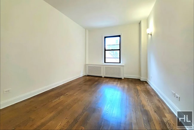 WEST 22 STREET, Unit 6X in New York, NY - Building Photo - Building Photo