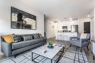 Vim Vigor Lofts in Milwaukee, WI - Foto de edificio - Building Photo