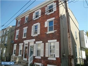 212 Pearl St in Norristown, PA - Building Photo