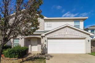 7953 Meadow Spring Ln in Fort Worth, TX - Building Photo