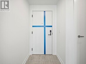 750 Whitlock Ave in Milton, ON - Building Photo - Building Photo