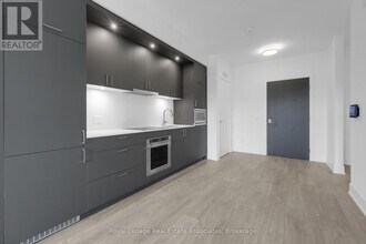 259 The Kingsway in Toronto, ON - Building Photo - Building Photo