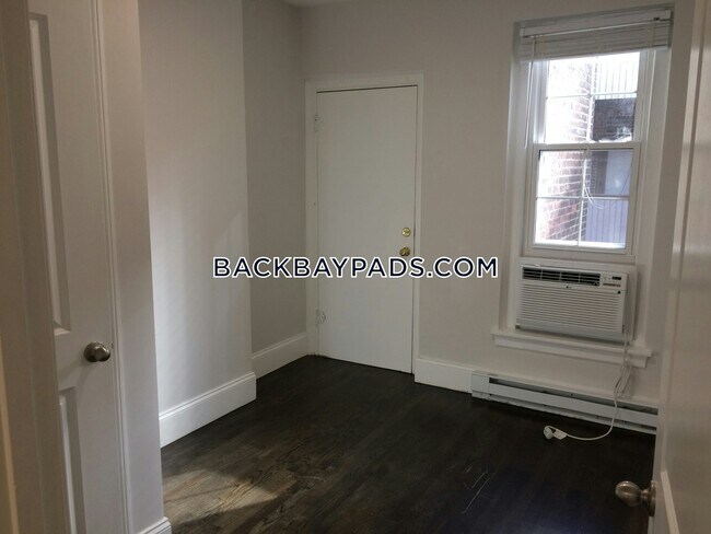 52 Clearway St, Unit 8 in Boston, MA - Building Photo - Building Photo