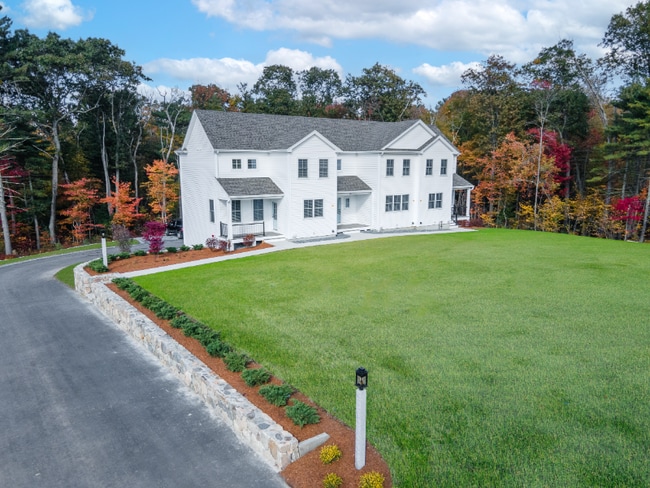 95 Foxboro Rd in Wrentham, MA - Building Photo - Building Photo