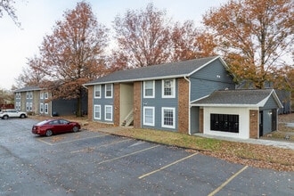 Chouteau Bay Apartments in Granite City, IL - Building Photo - Building Photo
