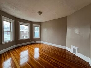 7 Cameron St, Unit 3 in Boston, MA - Foto de edificio - Building Photo