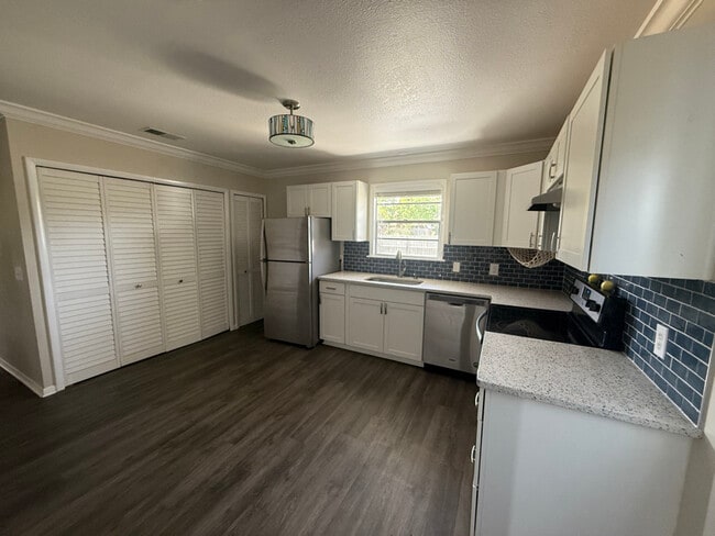 1389 Salina St SE in Palm Bay, FL - Building Photo - Building Photo