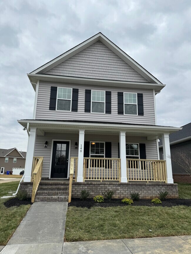 140 Songberry St in Oak Ridge, TN - Building Photo - Building Photo