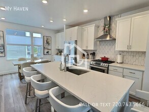 2811 W 69th Ave in Federal Heights, CO - Foto de edificio - Building Photo