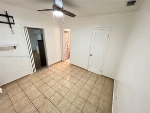 200 W 53rd Terrace in Hialeah, FL - Building Photo - Building Photo
