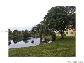 8515 Sunrise Lakes Blvd-Unit -206 in Sunrise, FL - Building Photo - Building Photo