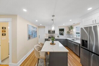 57 Cook St in Newton, MA - Building Photo - Building Photo