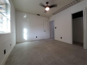 2459 Jackson St in Hollywood, FL - Building Photo - Building Photo
