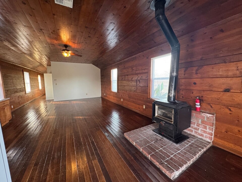 328 Starr Dr in Yuba City, CA - Building Photo