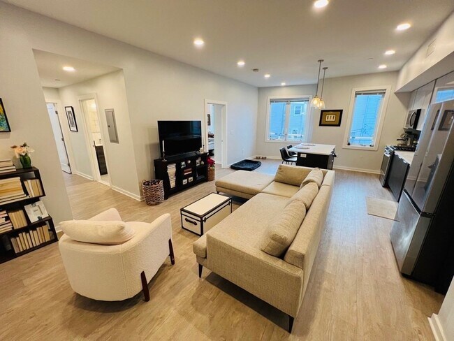 3 Ward St, Unit 102 in Somerville, MA - Foto de edificio - Building Photo