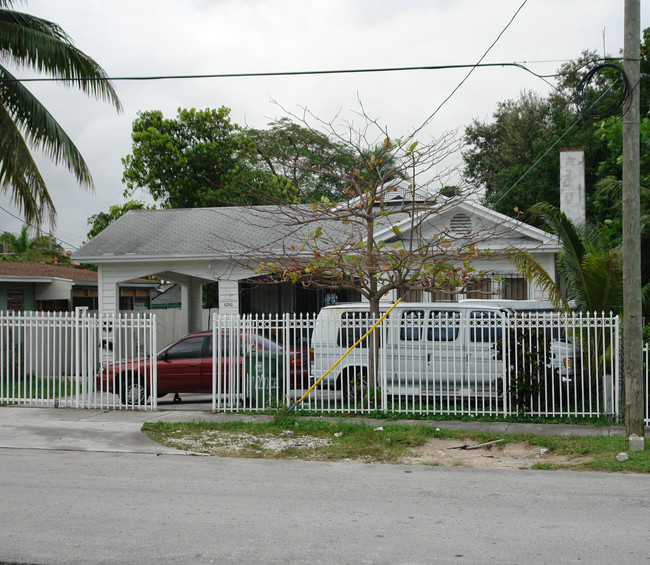 6230 NE Miami Pl in Miami, FL - Building Photo - Building Photo