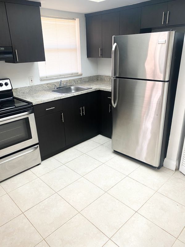 101 NE 41st St