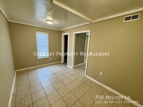 709 Melody Ln in Dothan, AL - Building Photo - Building Photo