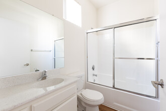 Northpoint Apartments at CSUN in Northridge, CA - Building Photo - Interior Photo