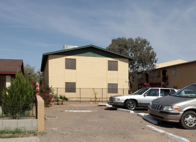 708 W 11th St in Casa Grande, AZ - Foto de edificio - Building Photo