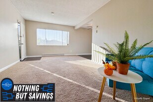 4th St Apartments in Long Beach, CA - Building Photo