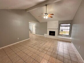 738 Beachcomber Ln in Houston, TX - Building Photo - Building Photo