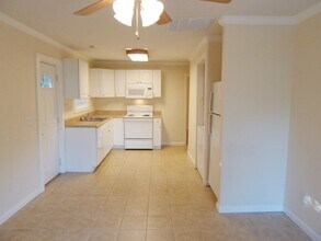 414 Whitaker St in Chapel Hill, NC - Building Photo - Building Photo