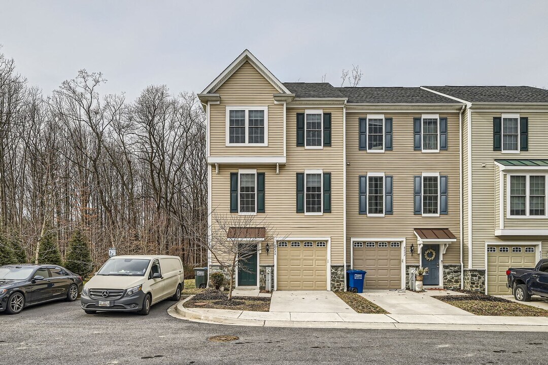 8234 Jeremiah Ln in Columbia, MD - Building Photo
