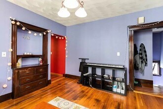 52 Sunset Rd, Unit 1 in Somerville, MA - Foto de edificio - Building Photo