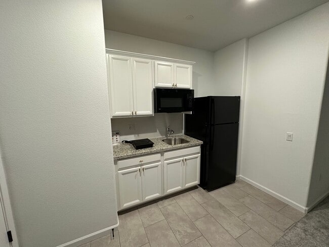 1704 Bullock Dr in Woodland, CA - Building Photo - Building Photo