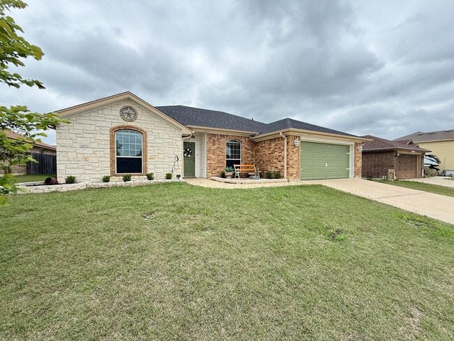 property at 405 E Libra Dr