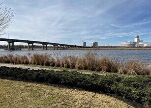 24 MALLARD Pl in Secaucus, NJ - Building Photo - Building Photo