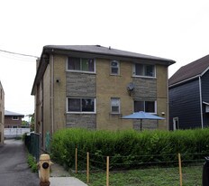 36 Cavell Ave in Toronto, ON - Building Photo